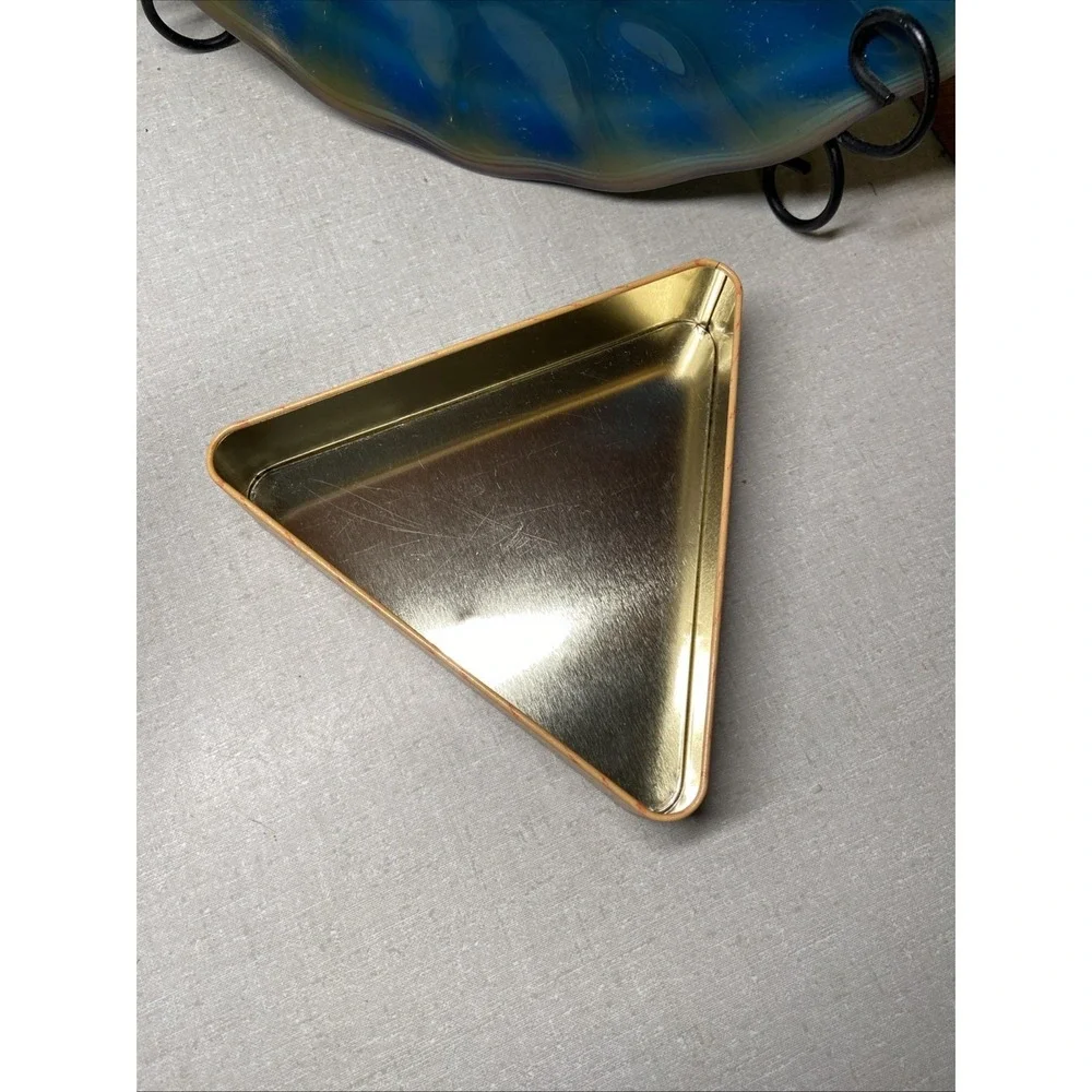 Camel triangle billiards